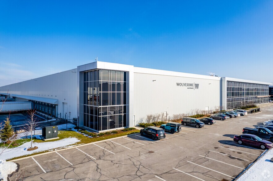 More Photos Of 6225 Millcreek Dr, Mississauga Warehouse For Lease