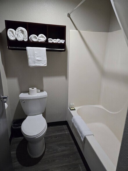 More Photos Of 8350 Razorback Rd, Colorado Springs Hotel For Sale