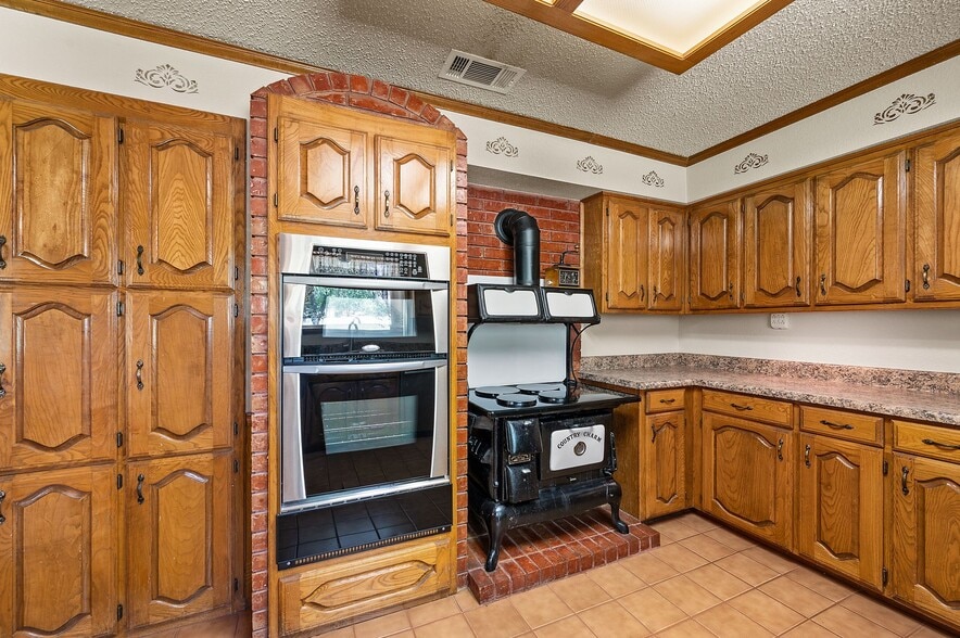 More Photos Of 981 Witherspoon Way, Flower Mound Industrial For Sale