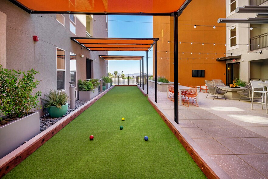 More Photos Of 901 E Fremont St, Las Vegas Coworking Space