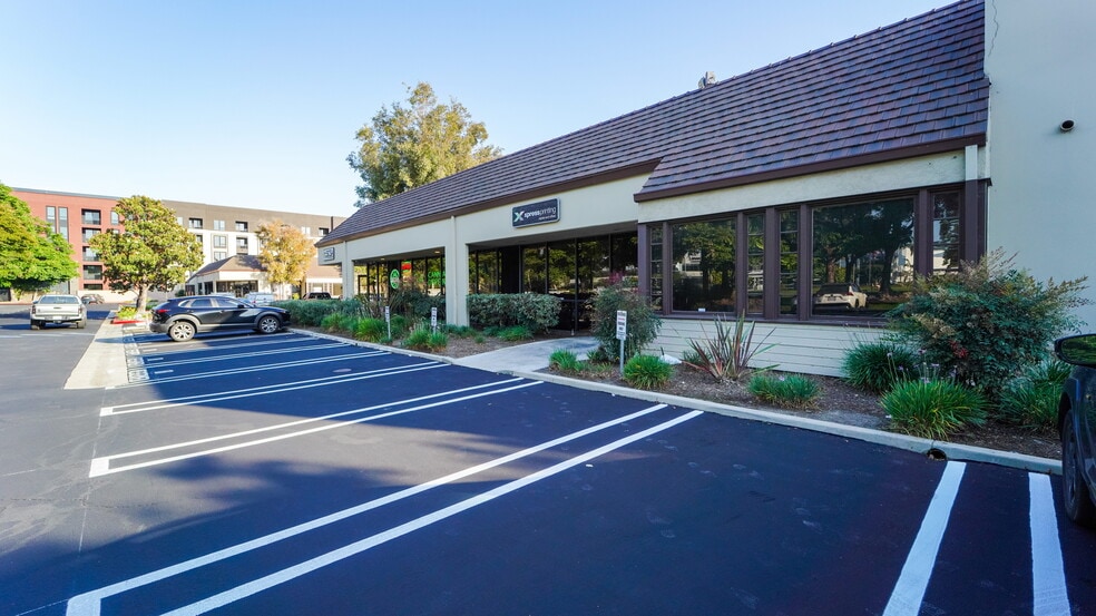 More Photos Of 1900 E Warner Ave, Santa Ana Light Manufacturing For Sale