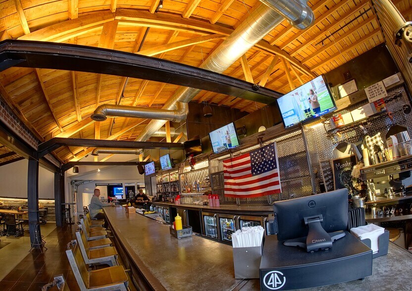 More Photos Of 31 W Center St, Victor Restaurant For Lease