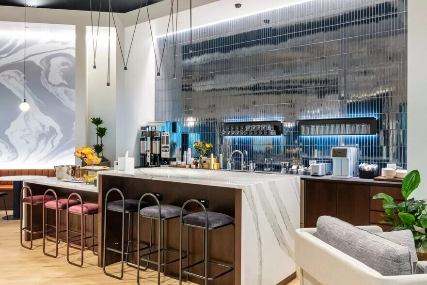 More Photos Of 615 Channelside Dr, Tampa Coworking Space