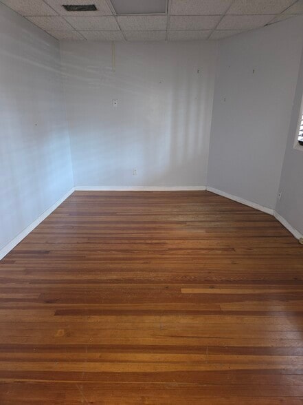 More Photos Of 683 Kearny Ave, Kearny Office For Sale