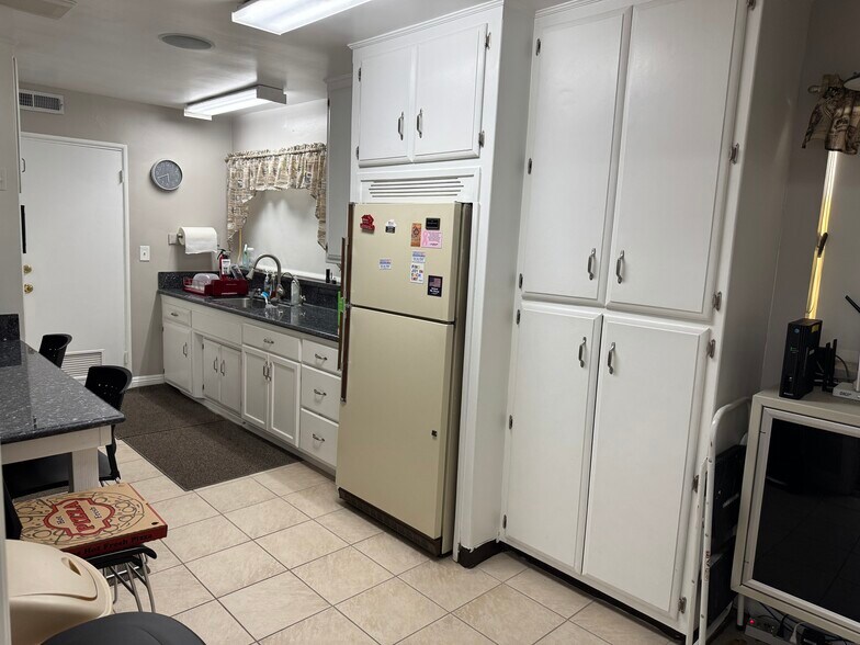 More Photos Of 1598 W Katella Ave, Anaheim Office For Sale