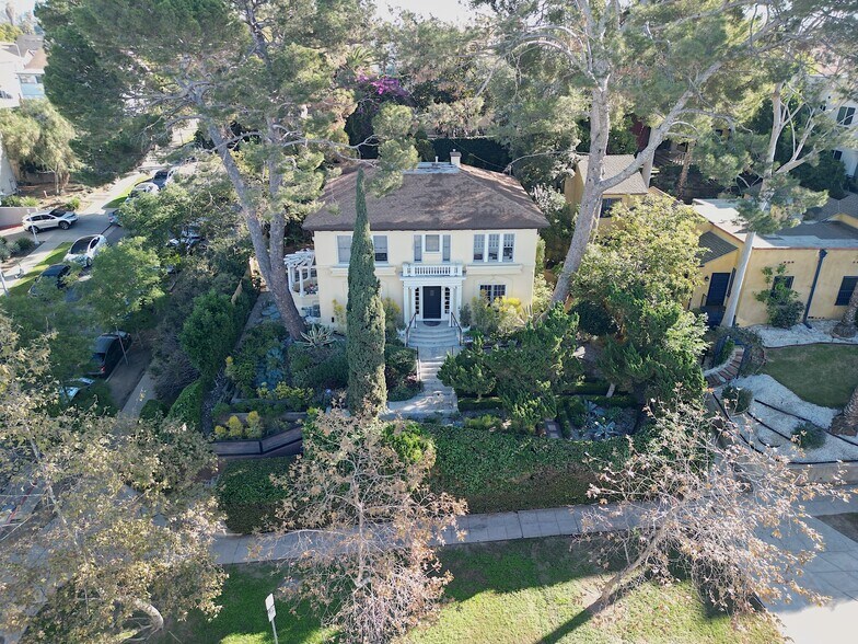 More Photos Of 200-208 S Westmoreland Ave, Los Angeles Multifamily For Sale