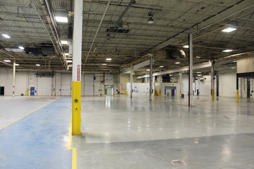More Photos Of 414 E 40th St, Holland Manufacturing For Lease