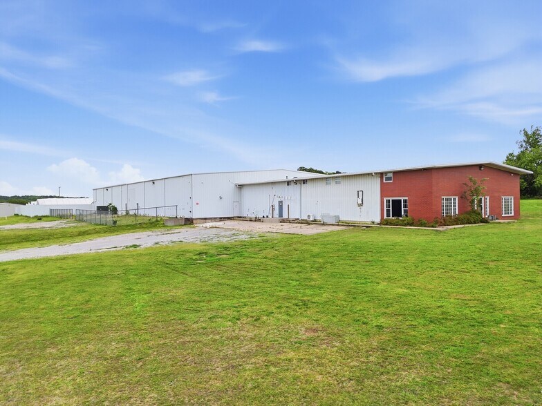 Primary Photo Of 52688 W 61st St, Oilton Manufacturing For Sale