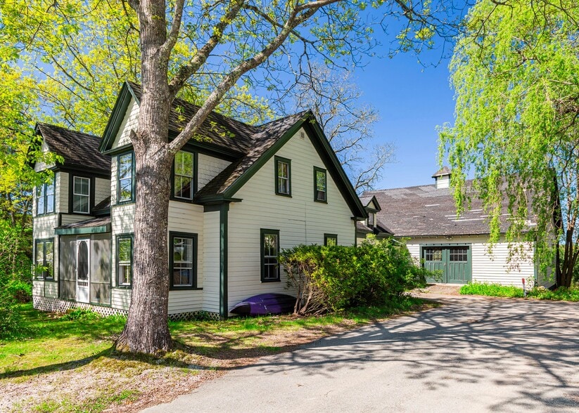 More Photos Of 1276 Surry Rd, Surry Freestanding For Sale