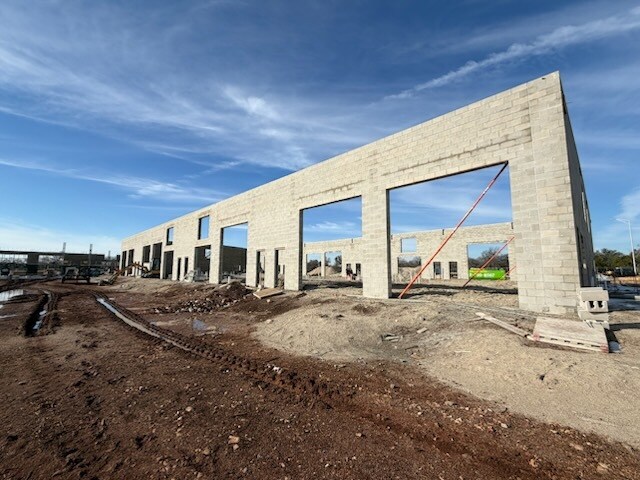 More Photos Of 1004 Clear Skies Way, Georgetown Flex For Sale