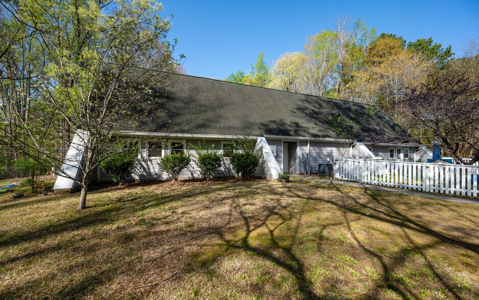 More Photos Of 1307 W Woodcroft Pky, Durham Office For Sale