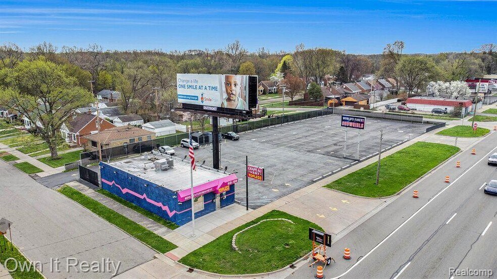 More Photos Of 16550-16512 Telegraph Rd, Detroit General Retail For Sale