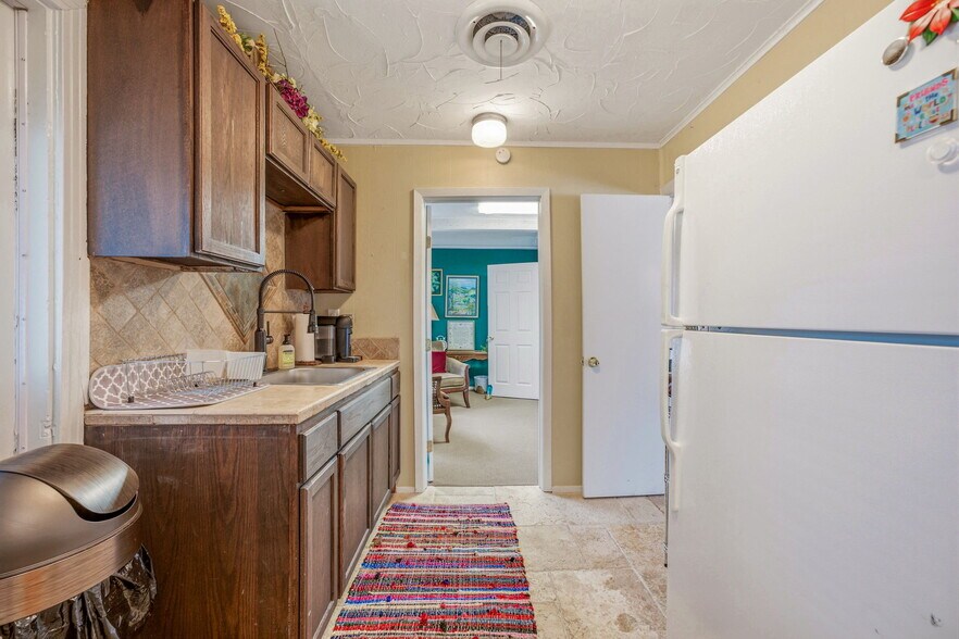 More Photos Of 416 S Morgan St, Granbury Office For Sale