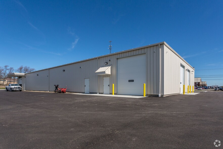 More Photos Of 1793 N Main St, Orrville Service For Sale