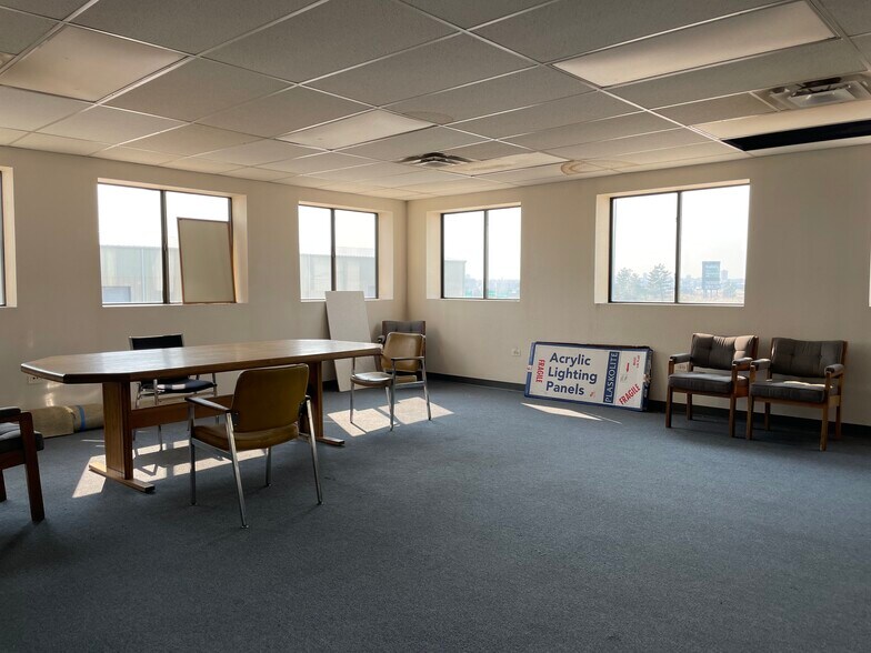 More Photos Of 4751 Fox St, Denver Manufacturing For Lease
