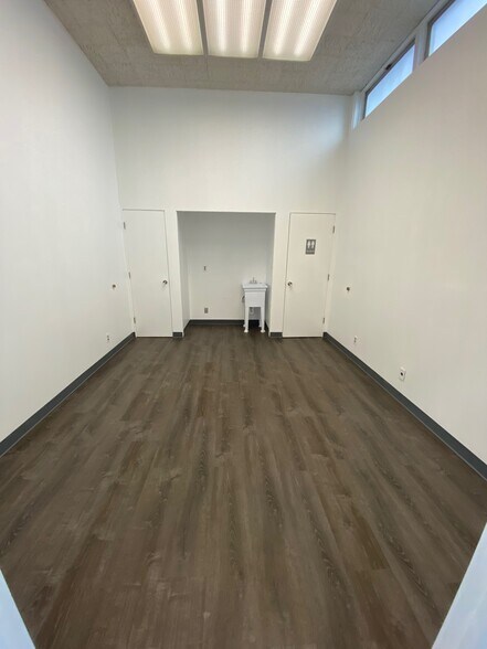 More Photos Of 3537 NW St Helens Rd, Portland Industrial For Lease