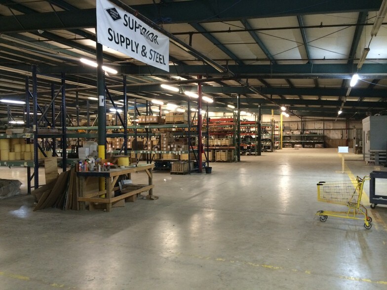 More Photos Of 1301 East Ave, Carrizo Springs Warehouse For Lease