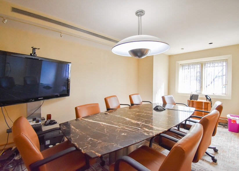 More Photos Of 1717 N St NW, Washington Office For Sale