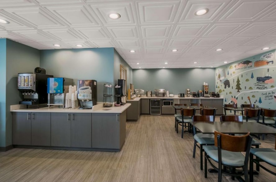 More Photos Of 680 Winfield Dunn Pky, Sevierville Hotel For Sale