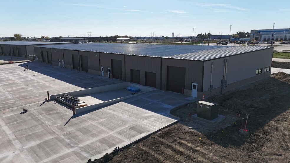 More Photos Of 2151 Shilow Rose Pkwy SW, Bondurant Warehouse For Lease