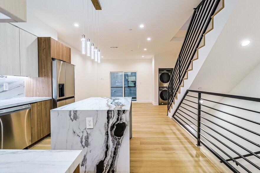 More Photos Of 4842 W 17th St, Los Angeles Apartments For Sale