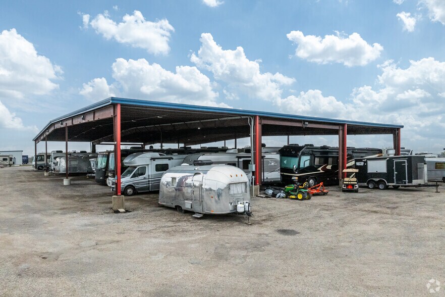 More Photos Of 10777 Highway 183 S, Austin Warehouse For Lease