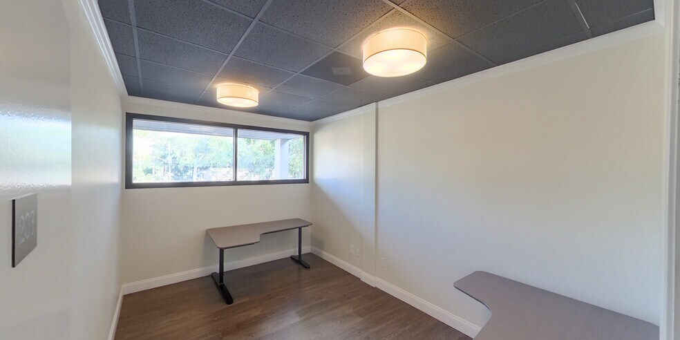 More Photos Of 8837 Goodbys Executive Dr, Jacksonville Medical For Lease