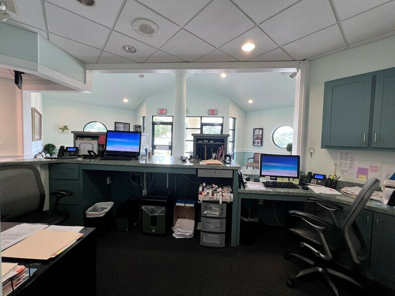 More Photos Of 1421 E Nine Mile Rd, Pensacola Medical For Lease