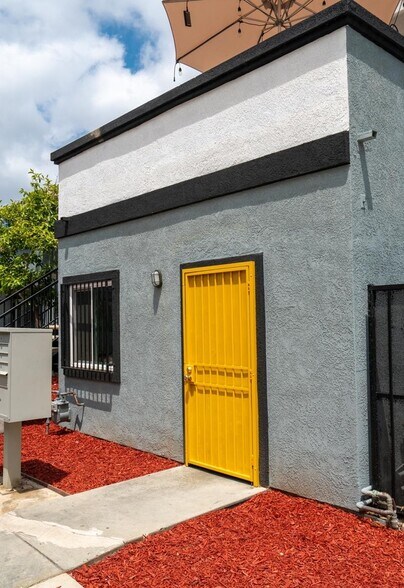 More Photos Of 875 N Olive St, Orange Apartments For Sale