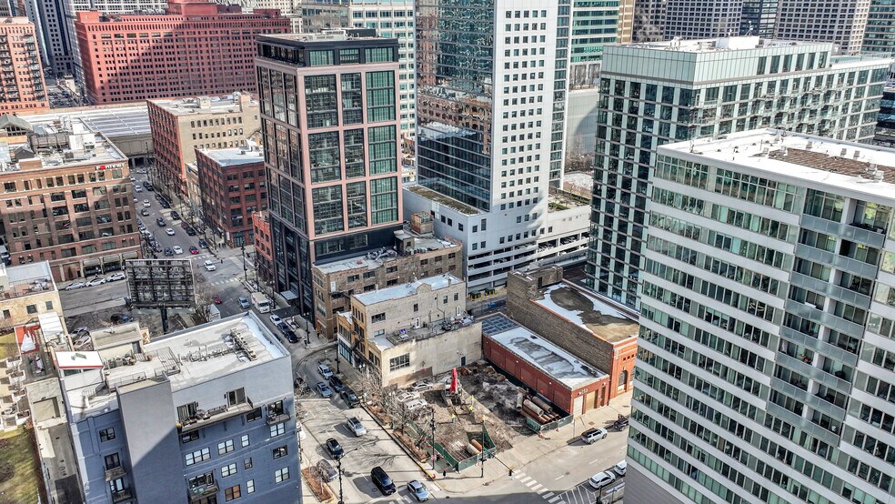 More Photos Of 619 W Randolph St, Chicago Restaurant For Sale