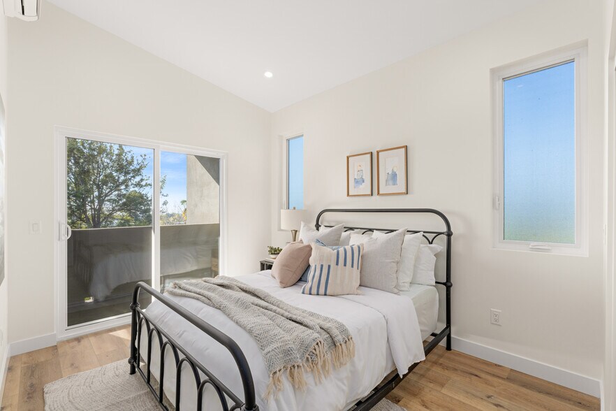 More Photos Of 6283 Lorca Dr, San Diego Apartments For Sale