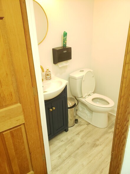 More Photos Of 1562 McDaniel Dr, West Chester Office For Lease