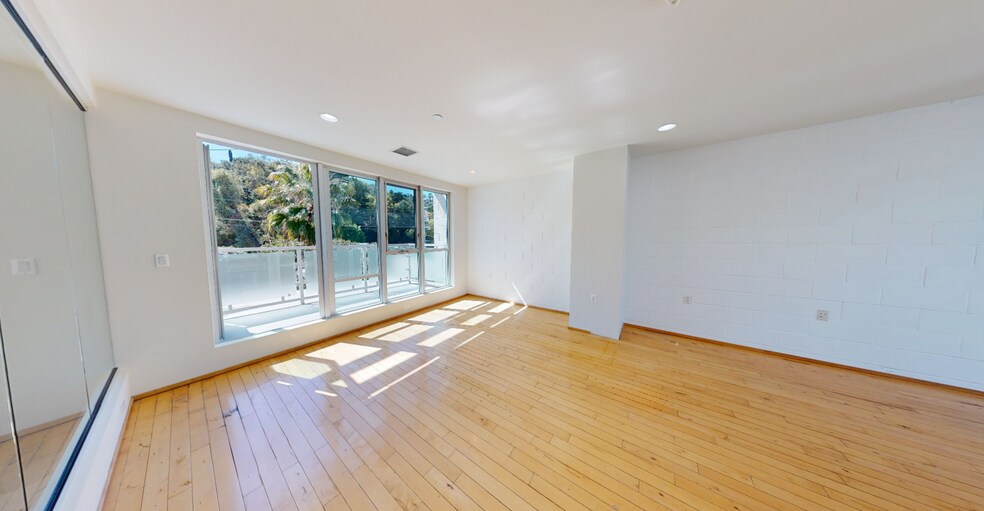 More Photos Of 3450 Cahuenga Blvd W, Los Angeles Office Residential For Lease