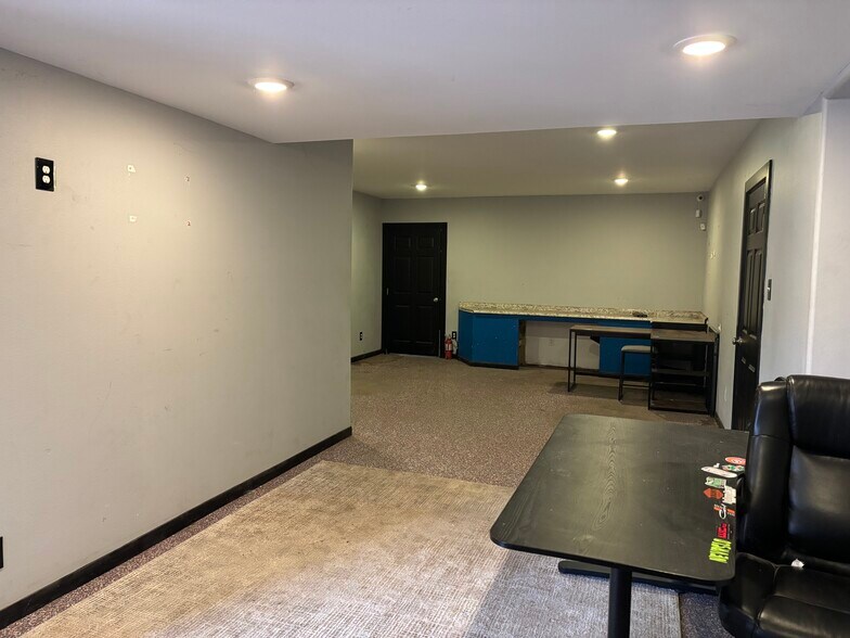 More Photos Of 3823 Fm 1128 Rd, Pearland Light Distribution For Lease
