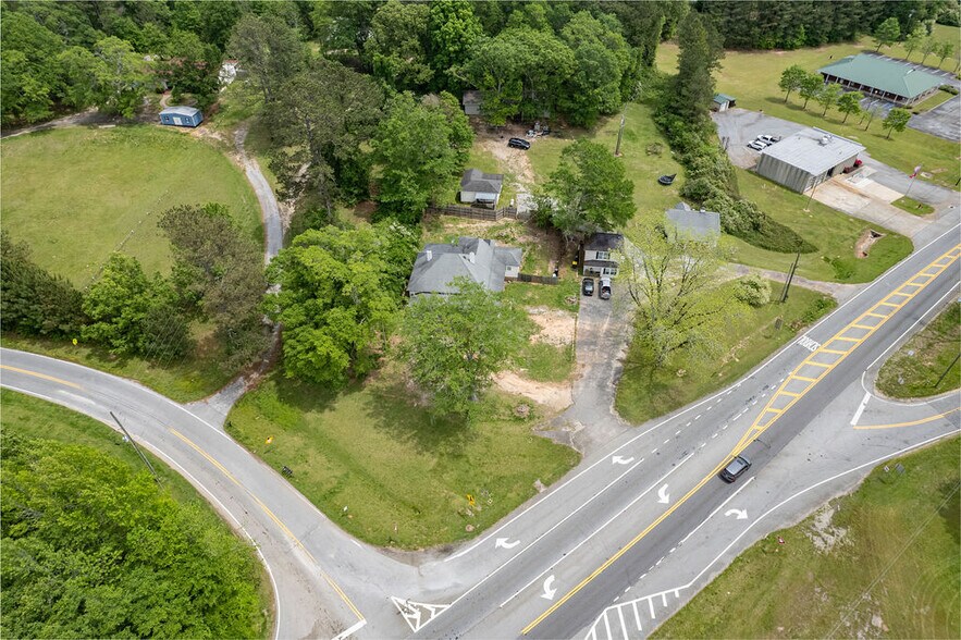 More Photos Of 11 Old Carrollton Rd, Newnan Apartments For Sale