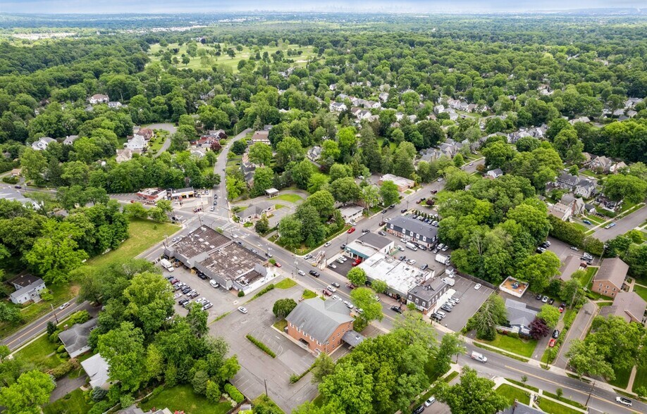 More Photos Of 855 Mountain Ave, Mountainside Bank For Lease