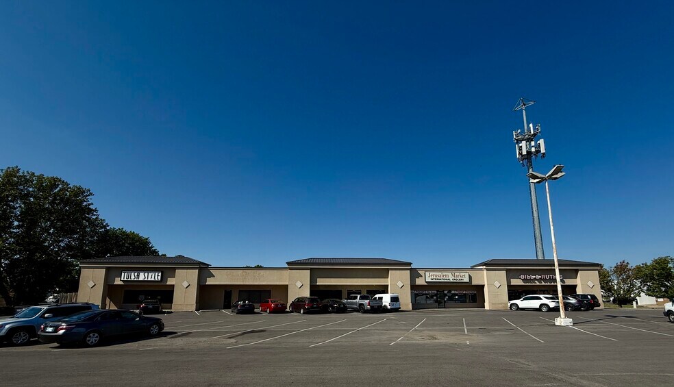 More Photos Of 6124 E 51st Pl, Tulsa Unknown For Lease