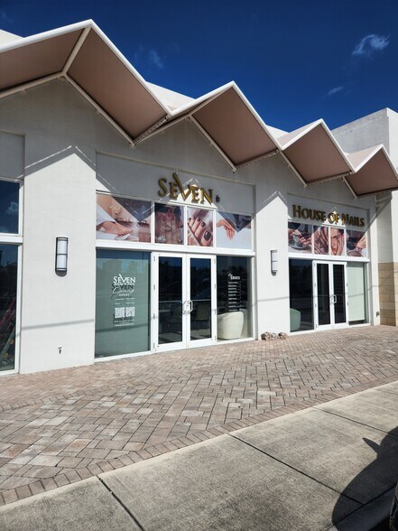 More Photos Of 20080 W Dixie Hwy, Miami General Retail For Lease