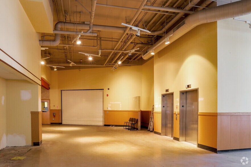 More Photos Of 100 S 2nd St, San Jose Supermarket For Lease