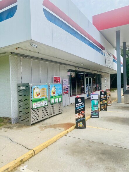 More Photos Of 5711 Blountstown Hwy, Tallahassee Service Station For Sale