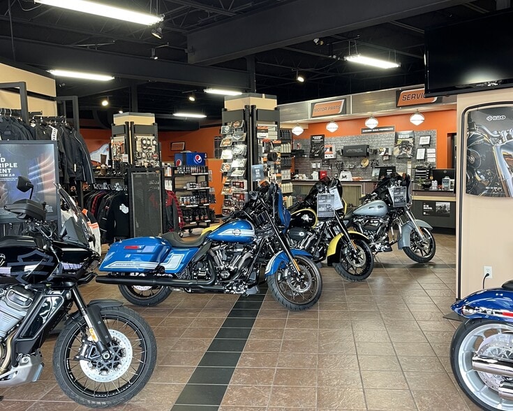 More Photos Of 2080 US Highway 41 W, Marquette Auto Dealership For Sale