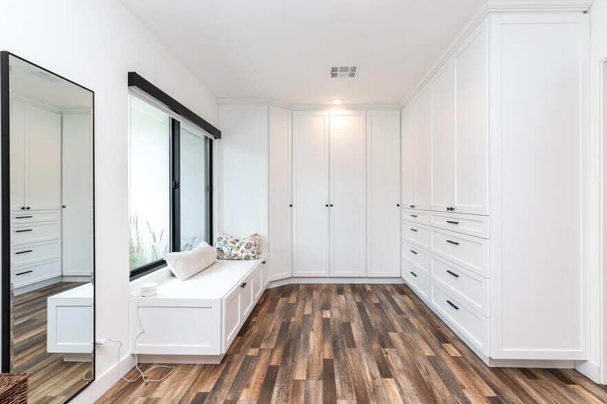 More Photos Of 1865 El Monte Dr, Thousand Oaks Apartments For Sale