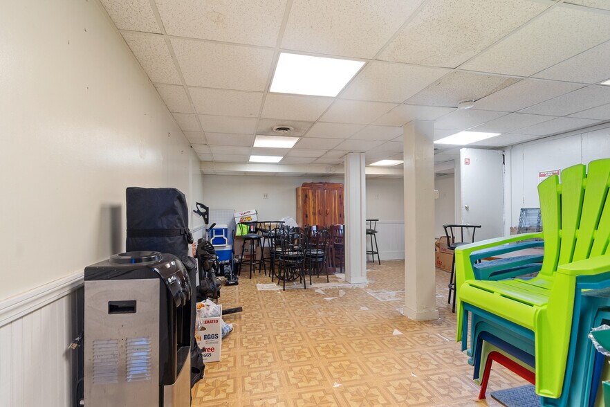 More Photos Of 561 Main St, Boxford General Retail For Sale