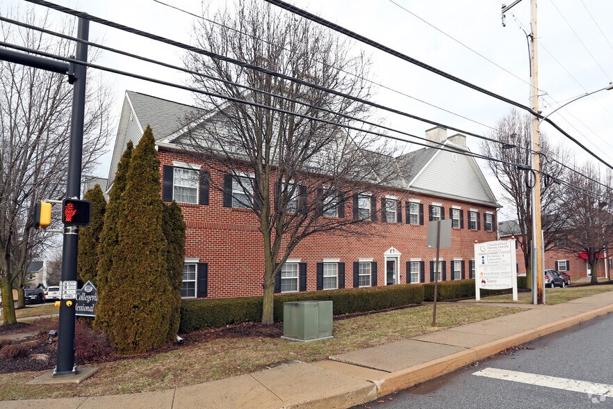 More Photos Of 555 Second Ave, Collegeville Medical For Sale