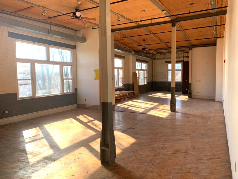 More Photos Of 1930 E Huntingdon St, Philadelphia Warehouse For Lease