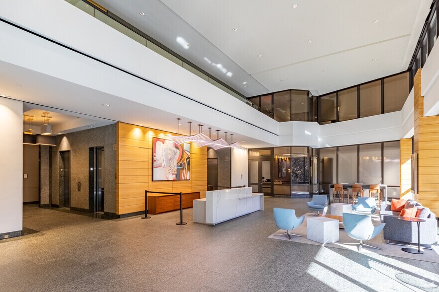 More Photos Of 2 Ravinia Dr, Atlanta Office For Lease