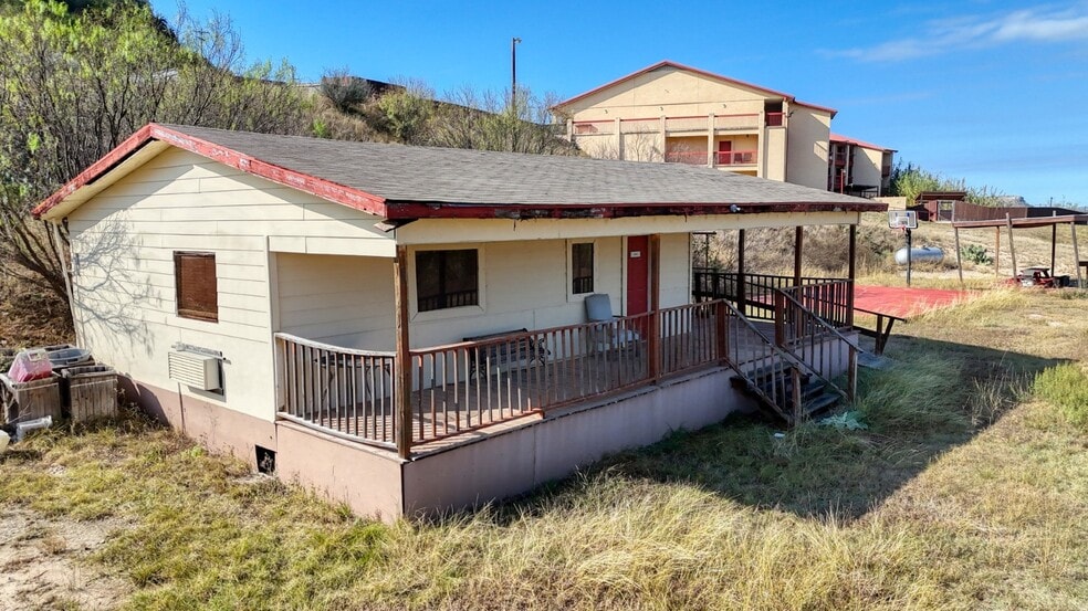 More Photos Of 111 Martinez St, Junction Hotel For Sale