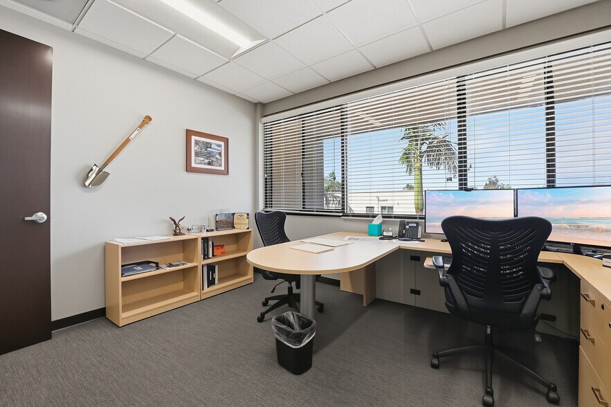 More Photos Of 9320 Chesapeake Dr, San Diego Office For Sale