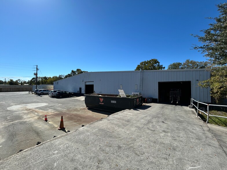 More Photos Of 5051 Rivers Ave, Charleston Warehouse For Lease