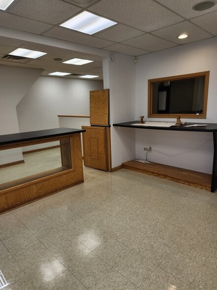 More Photos Of 6135 N Elston Ave, Chicago Flex For Sale